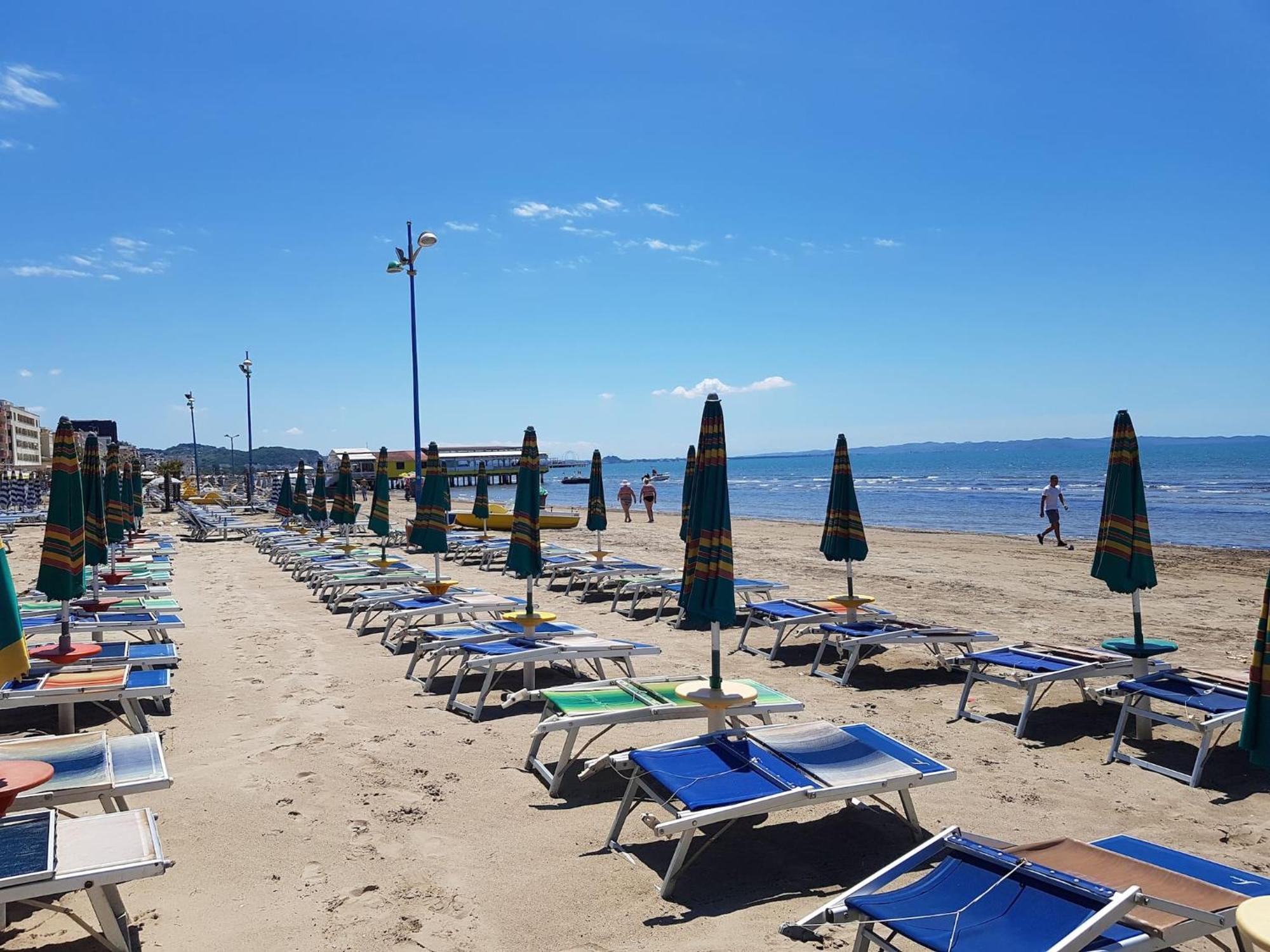 Sea View Apartments In Durrës Buitenkant foto